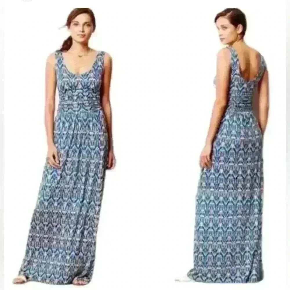 Anthropologie Vanessa Virginia blue print maxi dress with pockets. Small